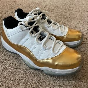 Jordan 11 Low “Closing Ceremony”